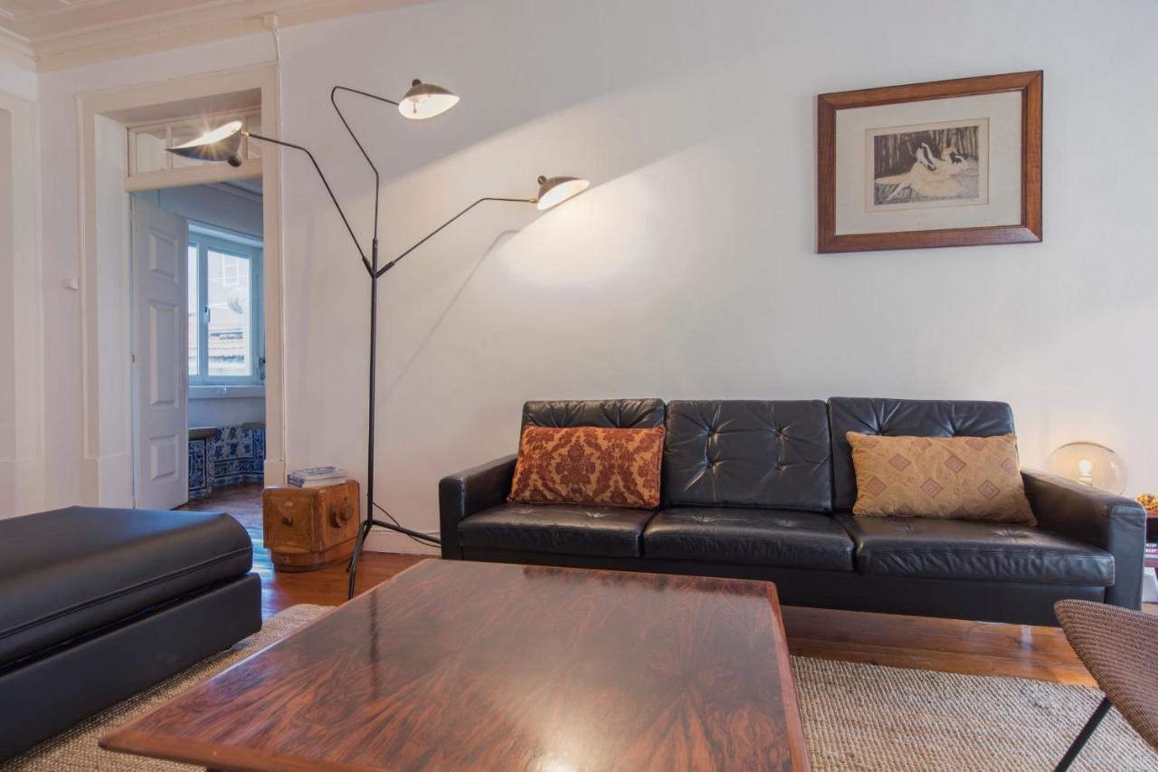 Lovelystay - Chiado 2 Bedroom Charm! Lisbon Bagian luar foto