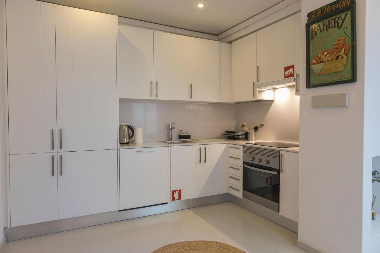 Lovelystay - Chiado 2 Bedroom Charm! Lisbon Bagian luar foto